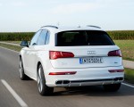 2020 Audi Q5 TFSI e Plug-In Hybrid (Color: Glacier White) Rear Three-Quarter Wallpapers 150x120 (19)