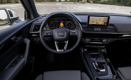 2020 Audi Q5 TFSI e Plug-In Hybrid Interior Cockpit Wallpapers 450x275 (61)