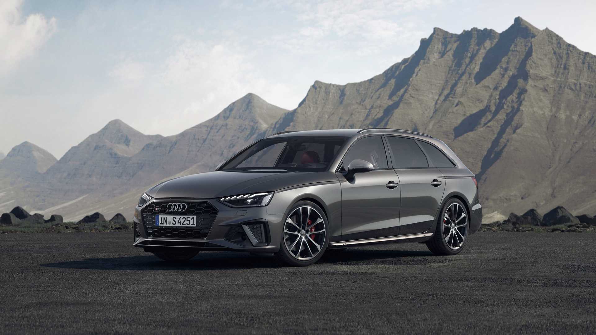 2020 Audi S4 Avant TDI (Color: Daytona Gray) Front Three-Quarter Wallpapers (3)