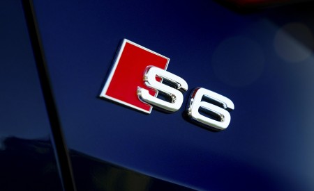 2020 Audi S6 Sedan TDI (Color: Navarra Blue) Badge Wallpapers 450x275 (43)