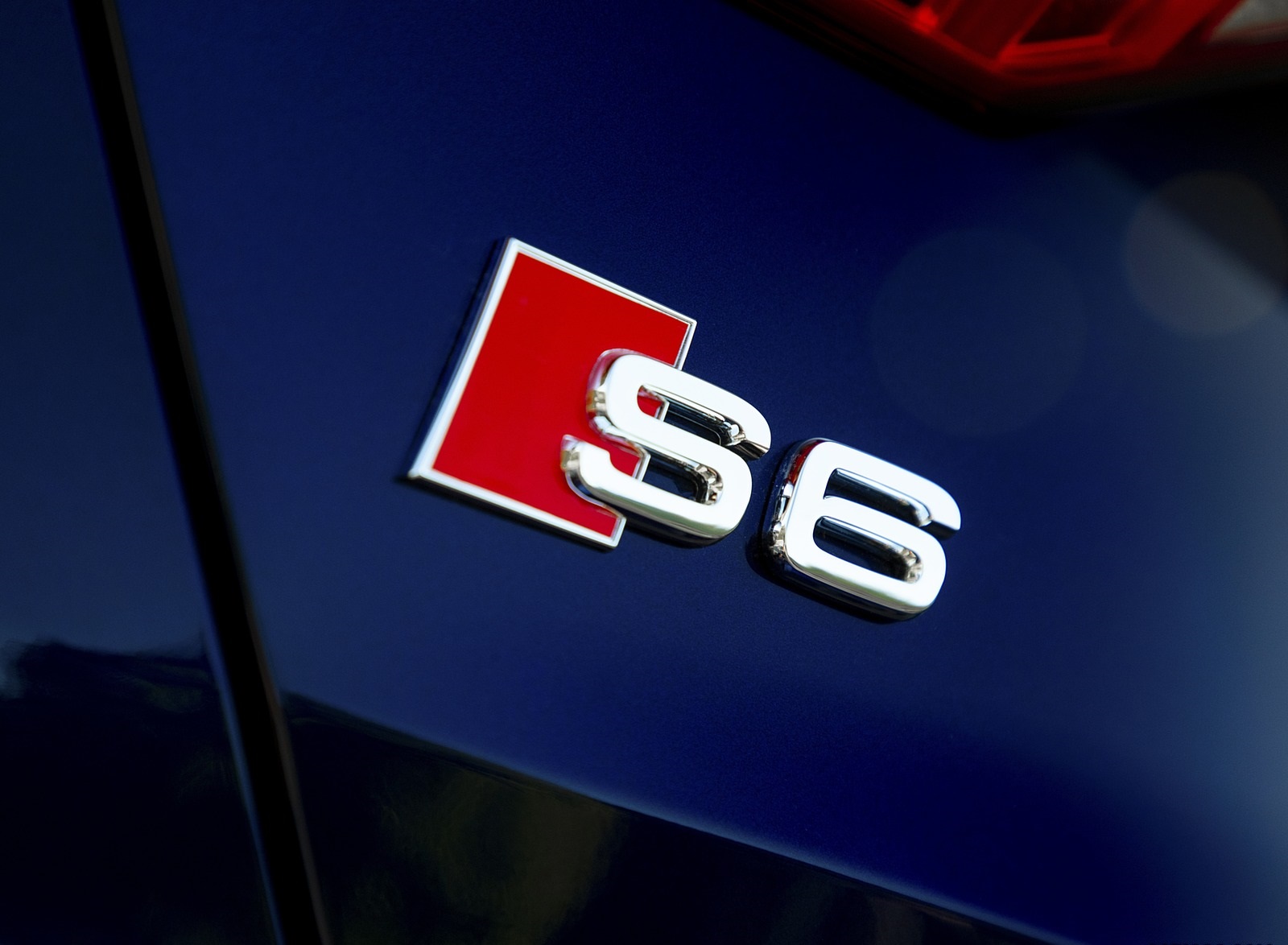 2020 Audi S6 Sedan TDI (Color: Navarra Blue) Badge Wallpapers #43 of 68