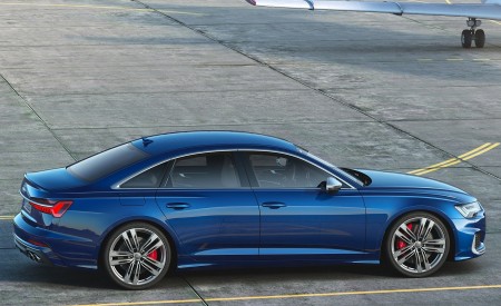 2020 Audi S6 Sedan TDI (Color: Navarra Blue) Side Wallpapers 450x275 (28)