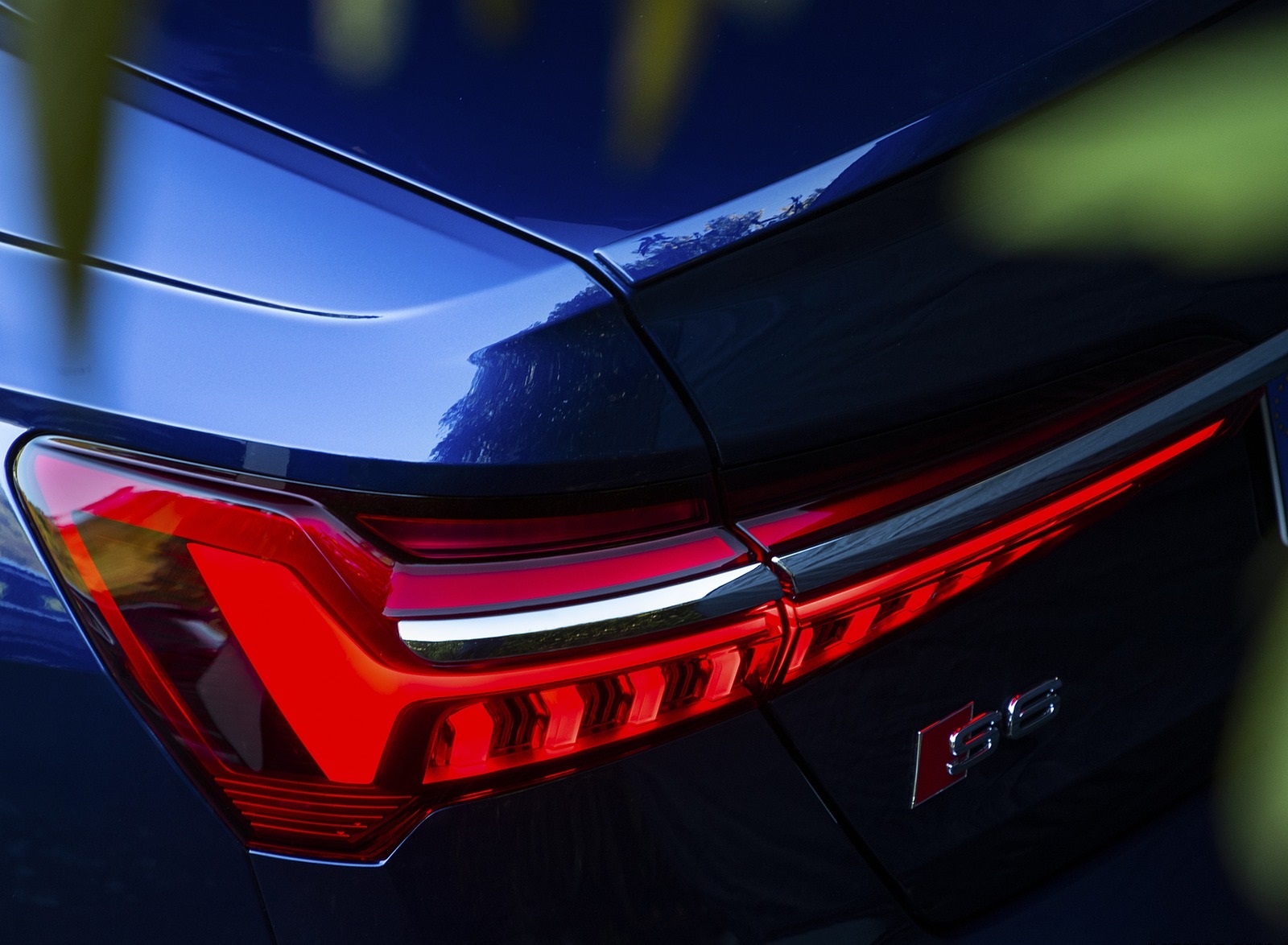 2020 Audi S6 Sedan TDI (Color: Navarra Blue) Tail Light Wallpapers #40 of 68