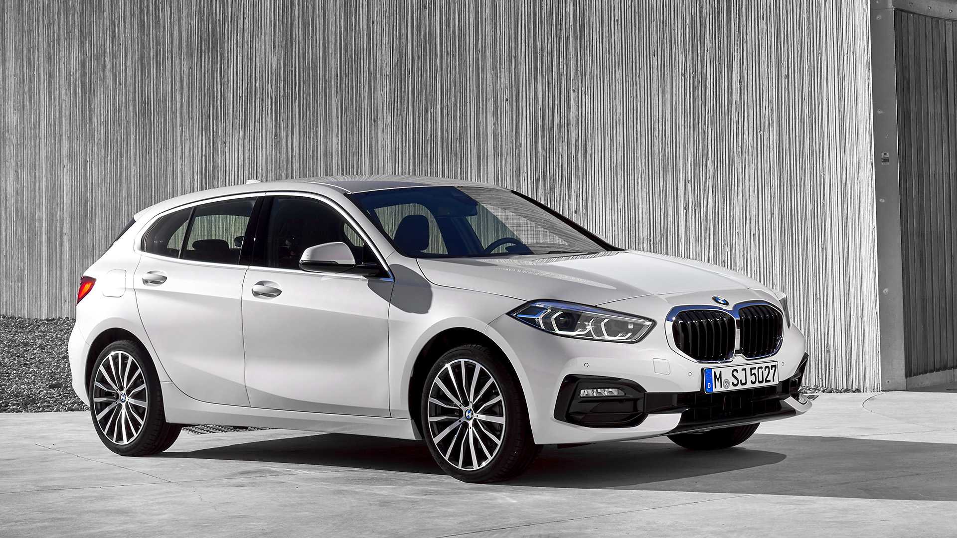 2020 BMW 1-Series 118i (Color: Mineral white Metallic) Front Three-Quarter Wallpapers (8)