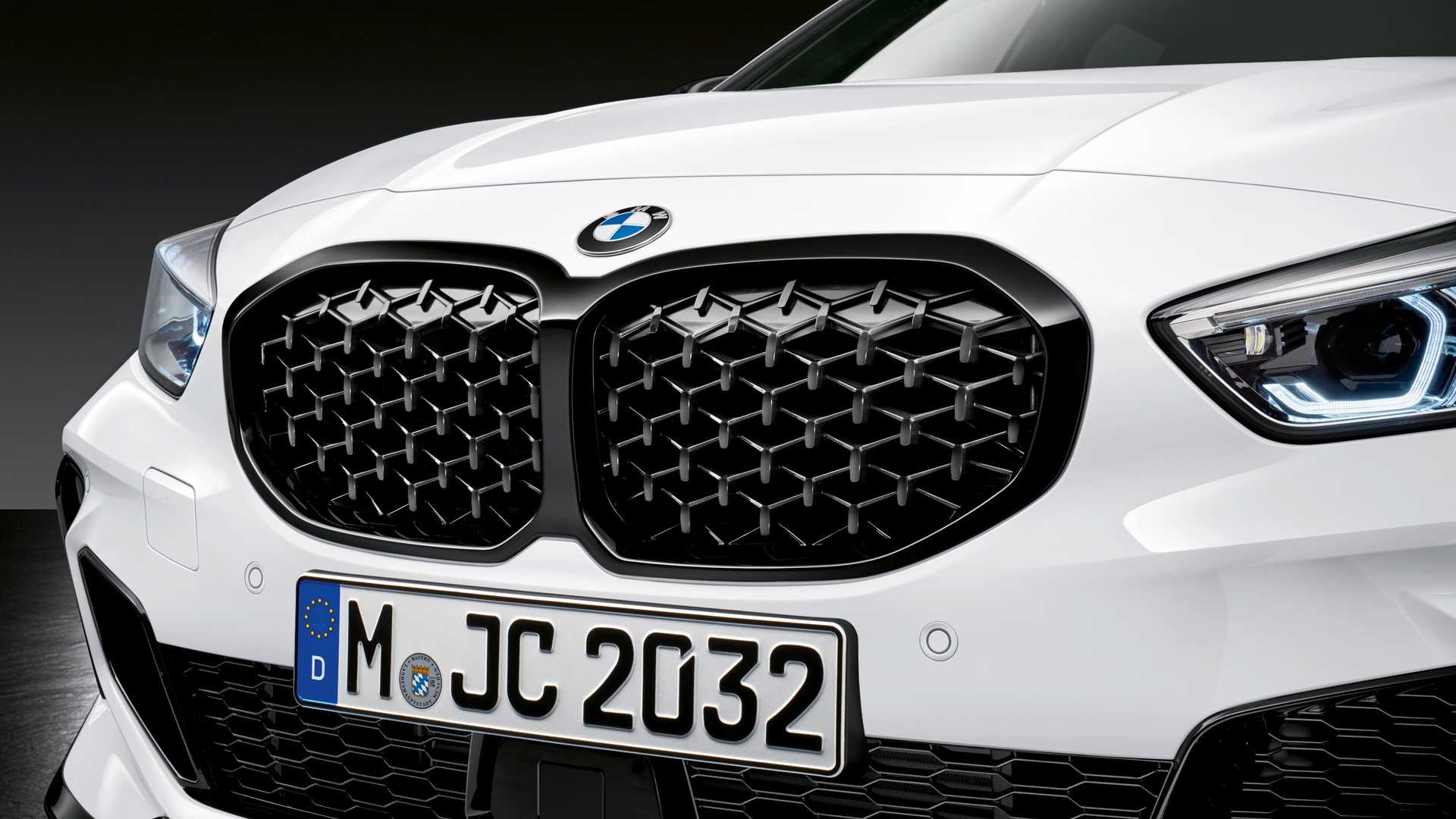 2020 BMW 1-Series M Performance Parts Grill Wallpapers (8)