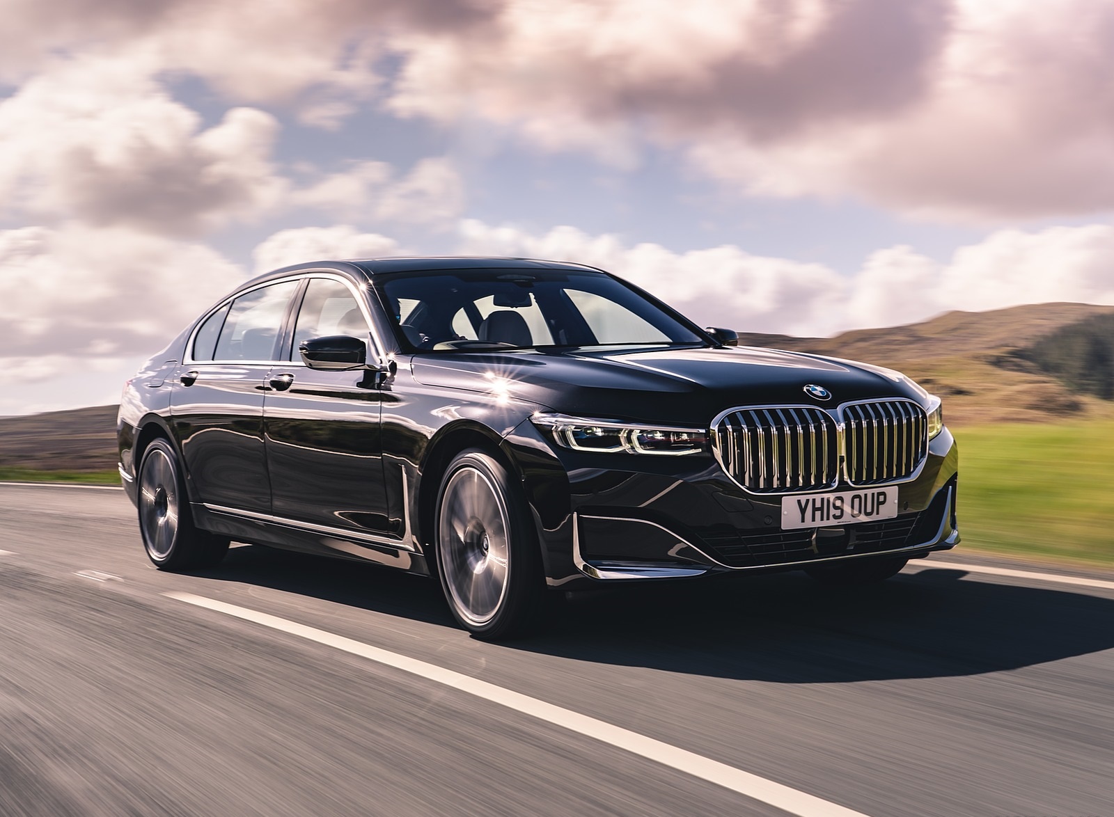 2020 BMW 7-Series 730Ld (UK-Spec) Front Three-Quarter Wallpapers #50 of 74