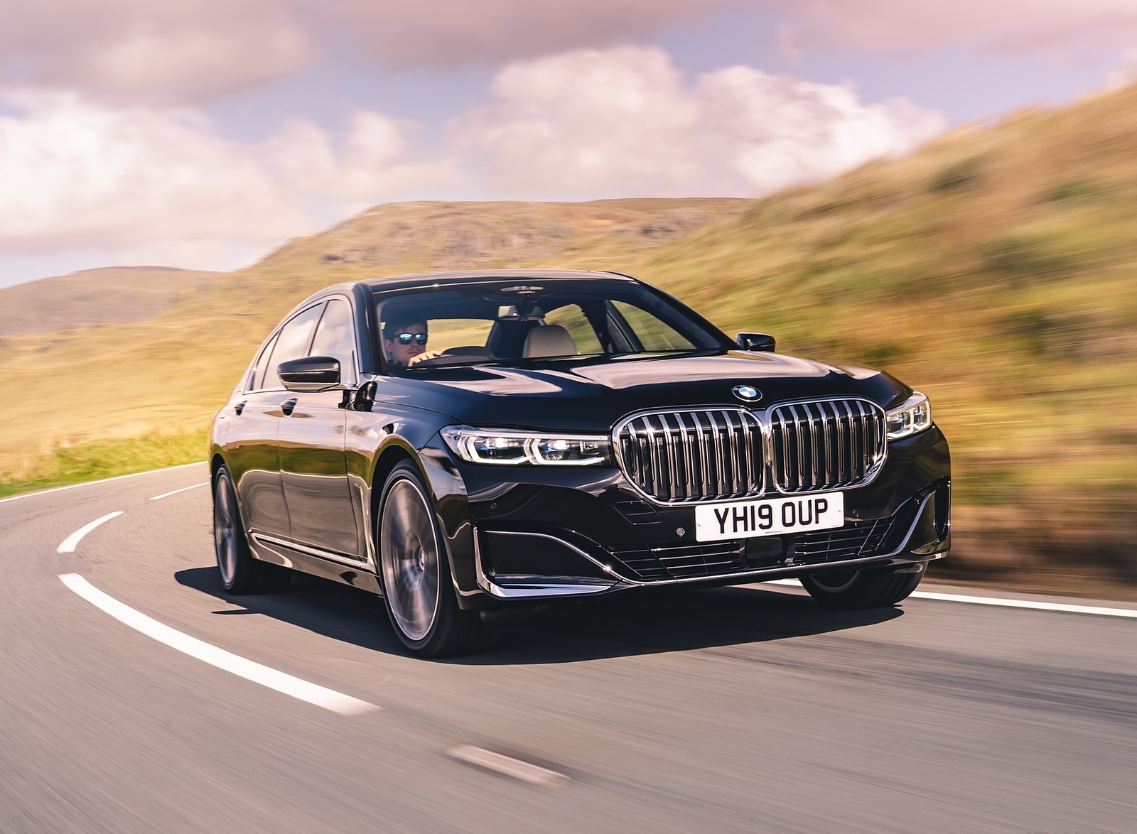 2020 BMW 7-Series 730Ld (UK-Spec) Front Three-Quarter Wallpapers  #51 of 74