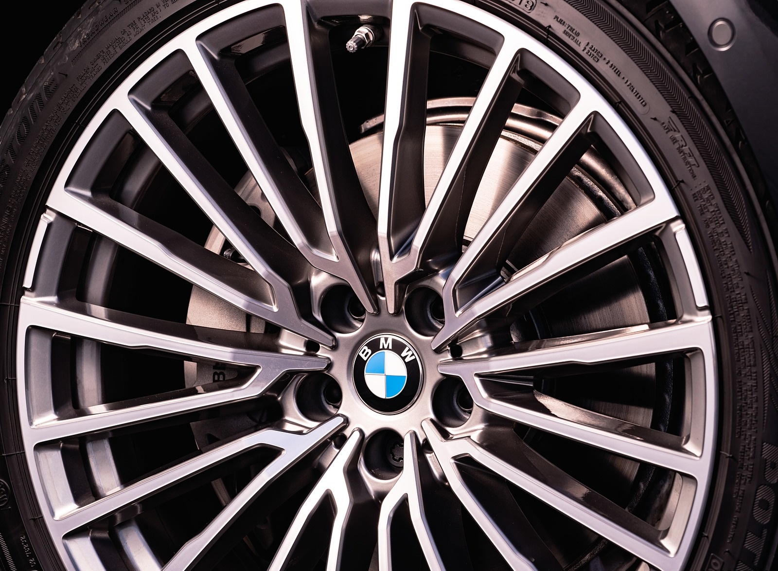 2020 BMW 7-Series 730Ld (UK-Spec) Wheel Wallpapers #57 of 74