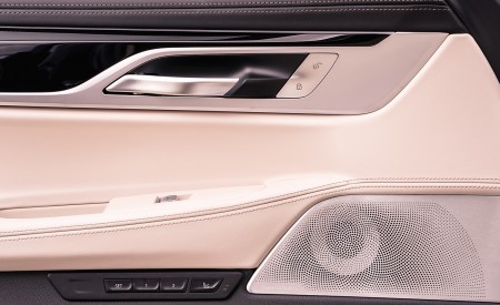 2020 BMW 7-Series 750i M Sport (UK-Spec) Interior Detail Wallpapers 450x275 (33)
