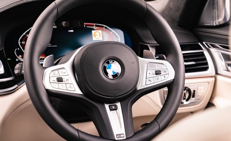 2020 BMW 7-Series 750i M Sport (UK-Spec) Interior Steering Wheel Wallpapers 450x275 (36)
