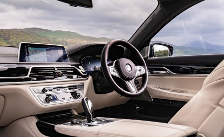 2020 BMW 7-Series 750i M Sport (UK-Spec) Interior Wallpapers 450x275 (28)
