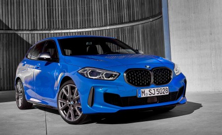 2020 BMW M135i xDrive (Color: Misano Blue Metallic) Front Three-Quarter Wallpapers 450x275 (11)