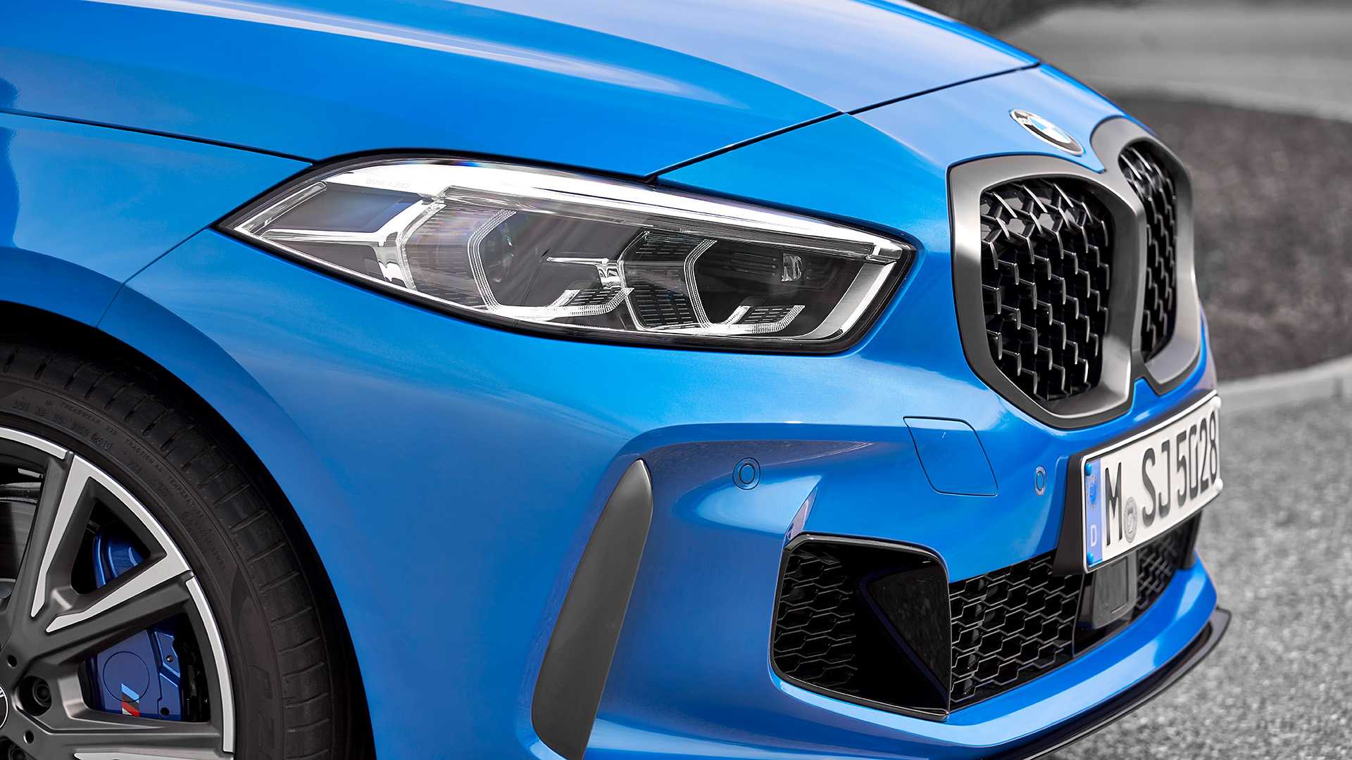 2020 BMW M135i xDrive (Color: Misano Blue Metallic) Headlight Wallpapers #29 of 55
