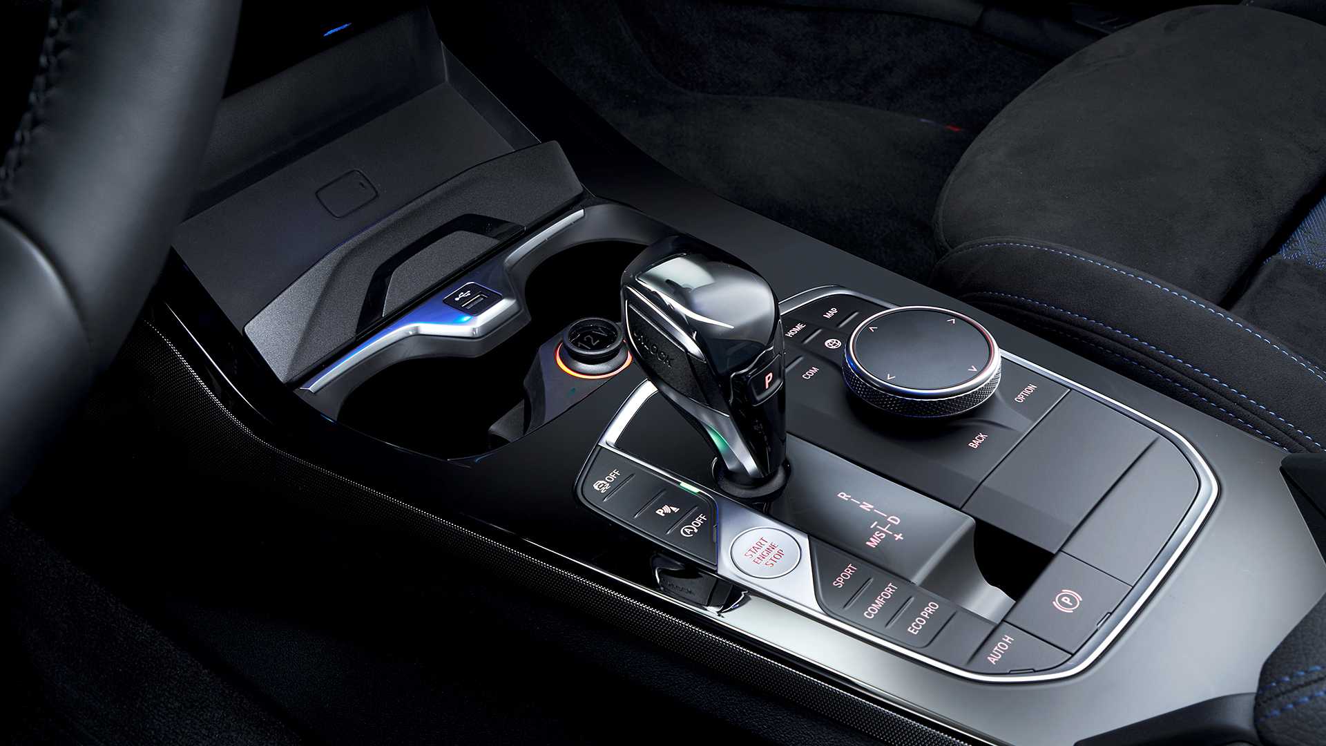 2020 BMW M135i xDrive (Color: Misano Blue Metallic) Interior Detail Wallpapers #42 of 55