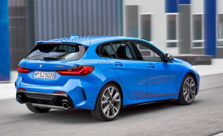 2020 BMW M135i xDrive (Color: Misano Blue Metallic) Rear Three-Quarter Wallpapers 450x275 (13)