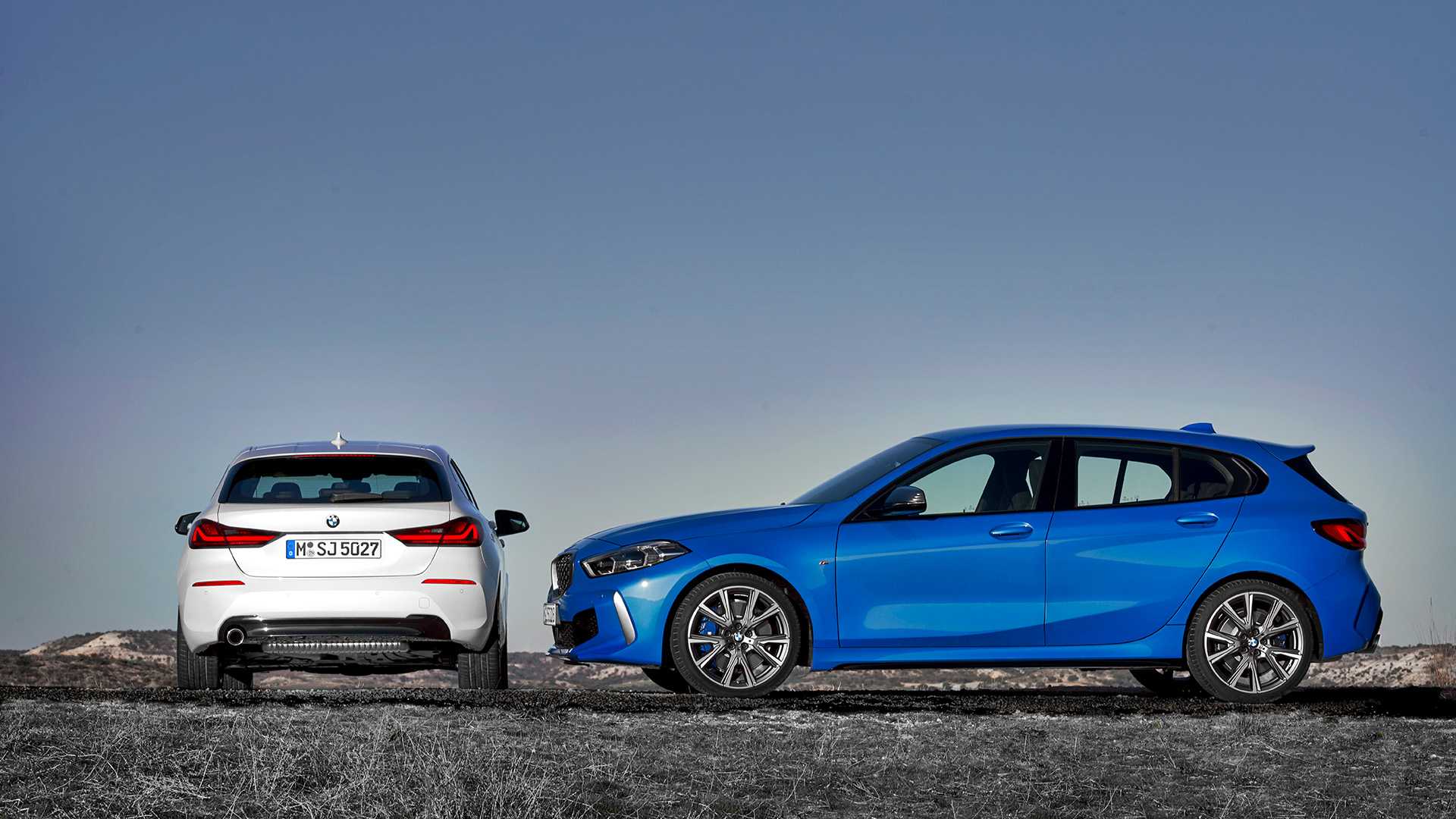 2020 BMW M135i xDrive (Color: Misano Blue Metallic) and BMW 1-Series 118i Wallpapers #15 of 55