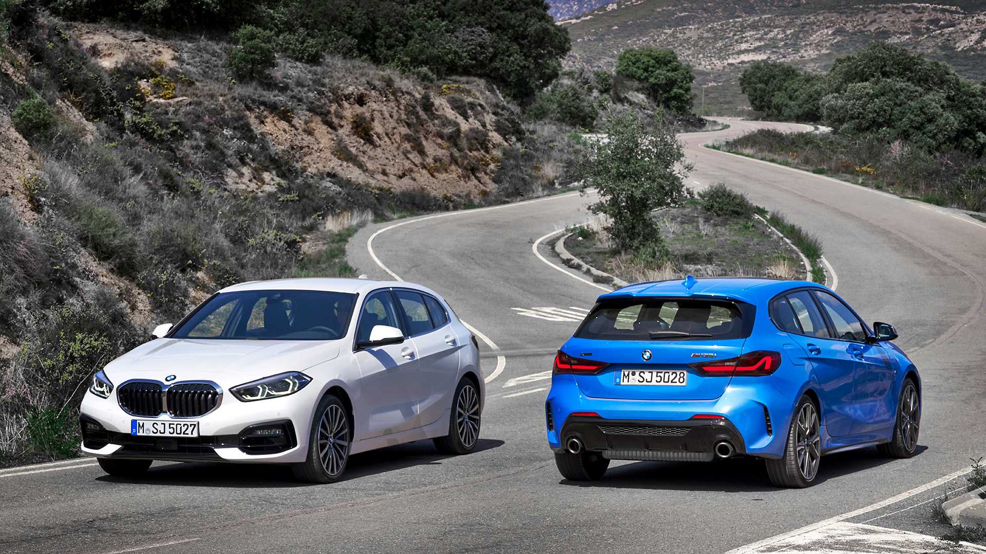 2020 BMW M135i xDrive (Color: Misano Blue Metallic) and BMW 1-Series 118i Wallpapers #16 of 55