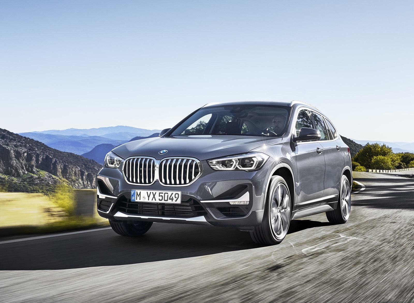 2020 BMW X1 Front Three-Quarter Wallpapers  (3)
