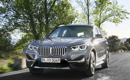 2020 BMW X1 Front Three-Quarter Wallpapers  450x275 (4)