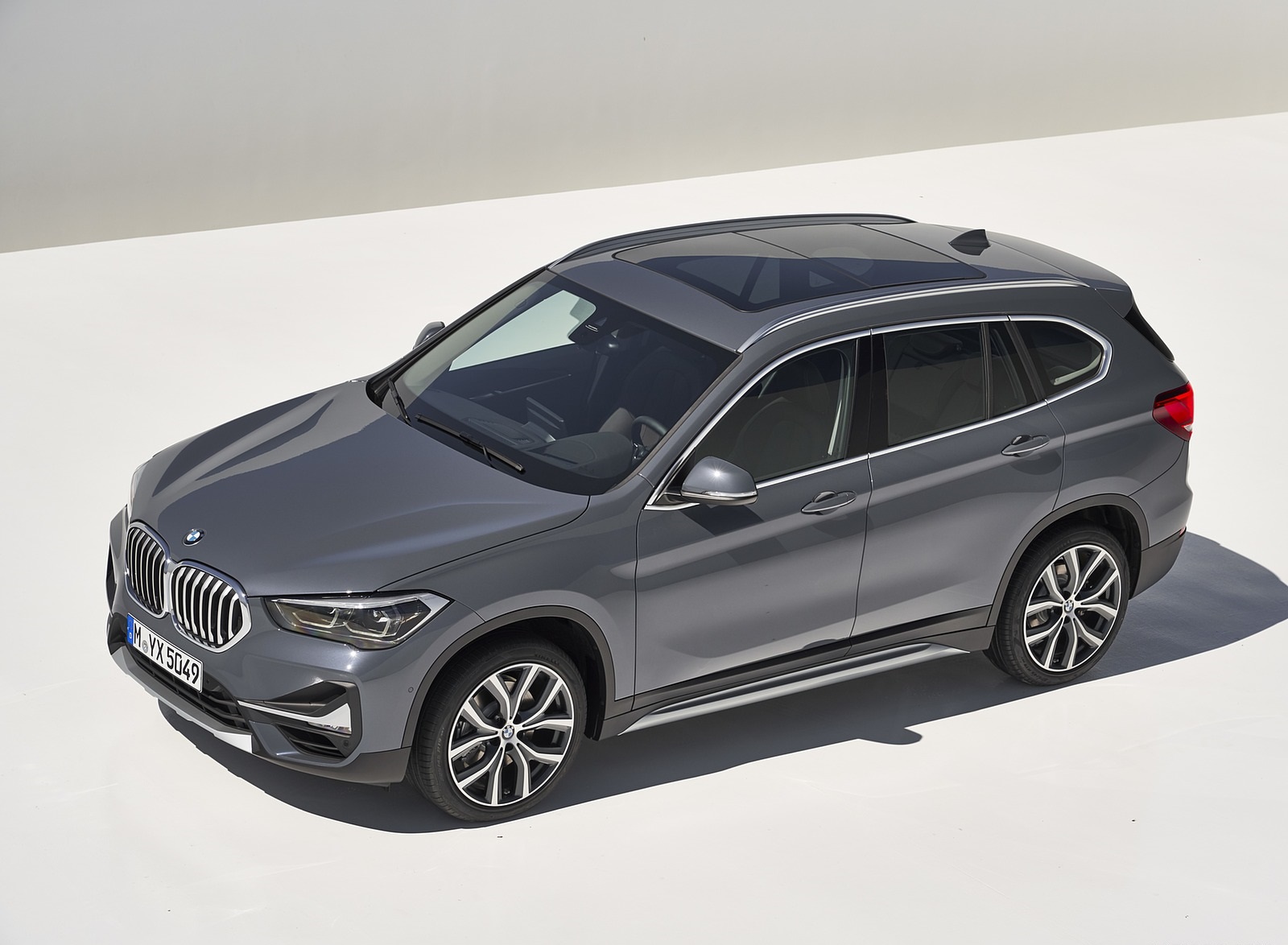 2020 BMW X1 Front Three-Quarter Wallpapers #24 of 36