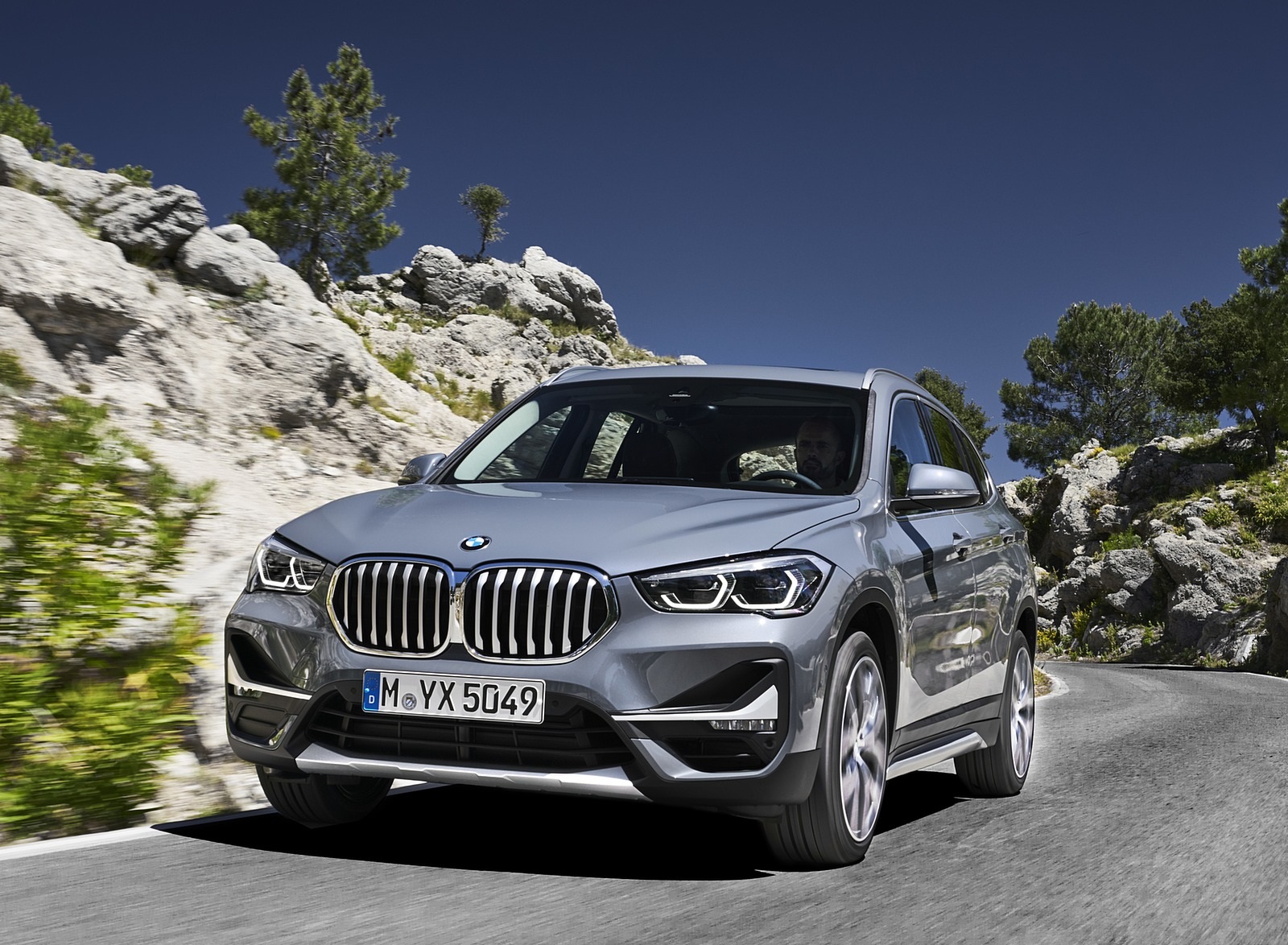 2020 BMW X1 Front Three-Quarter Wallpapers (8)