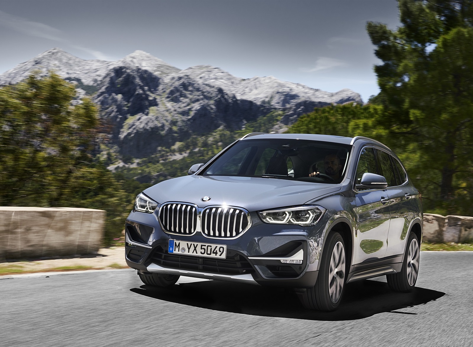 2020 BMW X1 Front Three-Quarter Wallpapers (1)