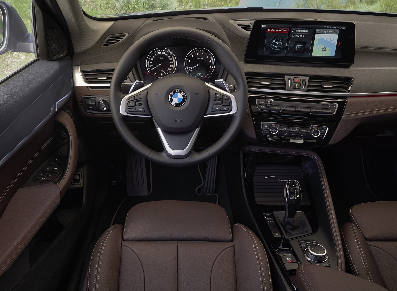 2020 BMW X1 Interior Cockpit Wallpapers #31 of 36