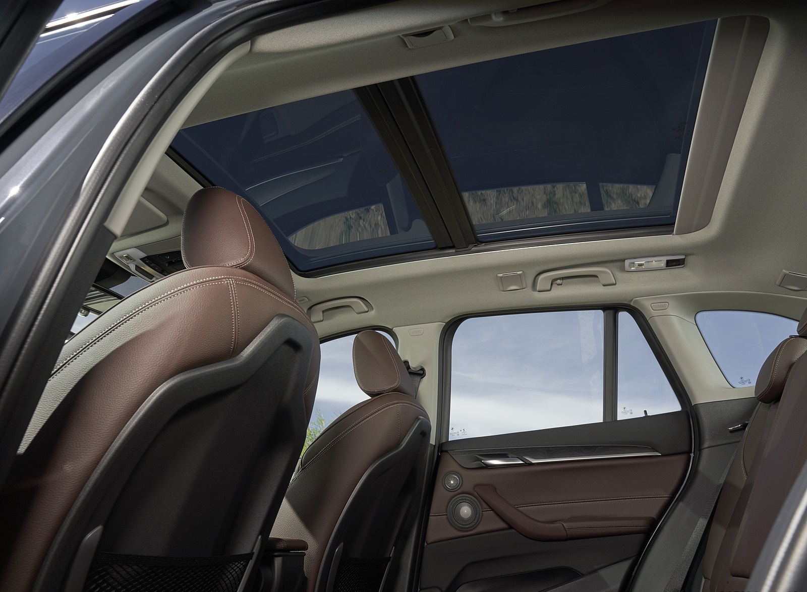 2020 BMW X1 Panoramic Roof Wallpapers #36 of 36