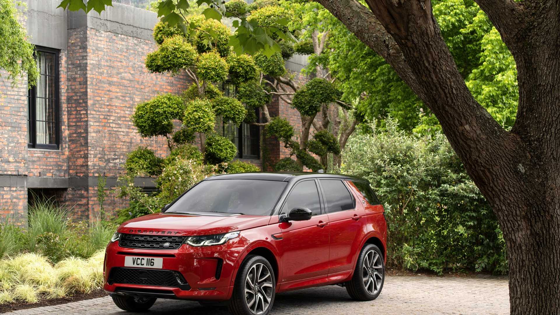 2020 Land Rover Discovery Sport Front Three-Quarter Wallpapers #22 of 88