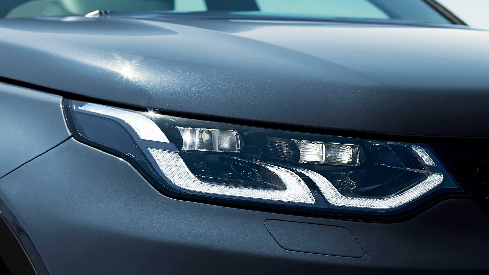 2020 Land Rover Discovery Sport Headlight Wallpapers #47 of 88