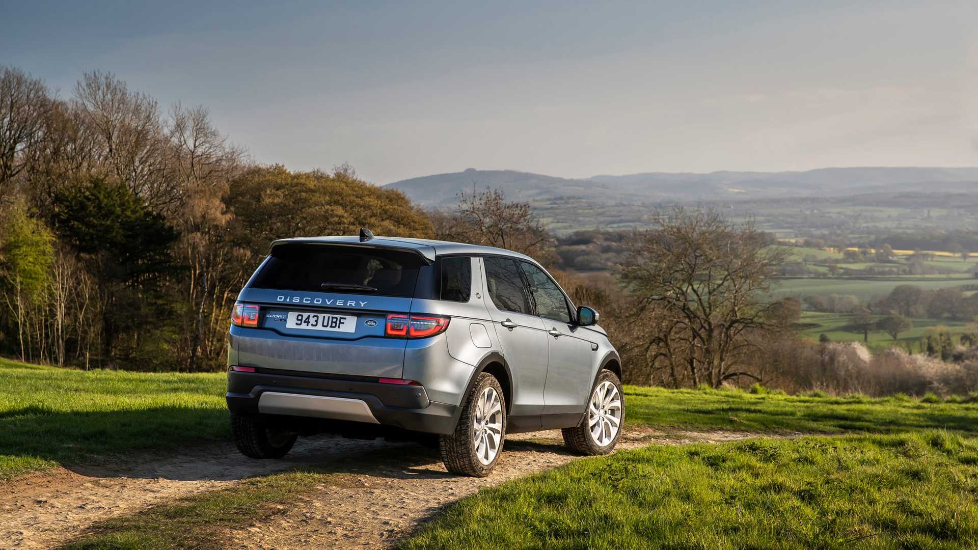 2020 Land Rover Discovery Sport Rear Three-Quarter Wallpapers #43 of 88