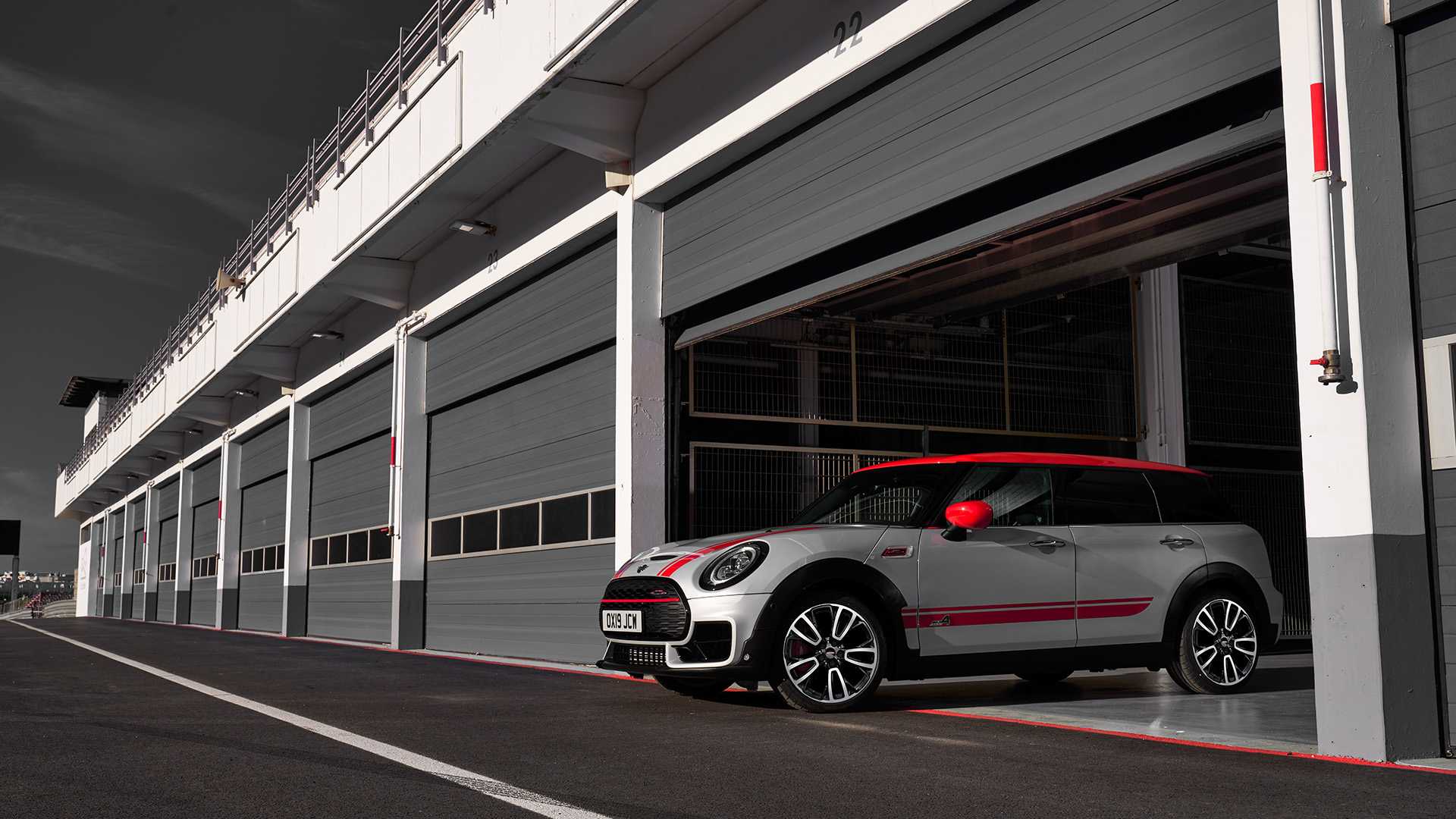 2020 MINI Clubman John Cooper Works Side Wallpapers #20 of 47
