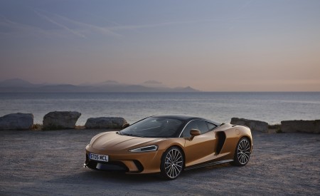 2020 McLaren GT (Color: Burnished Copper) Front Three-Quarter Wallpapers 450x275 (47)