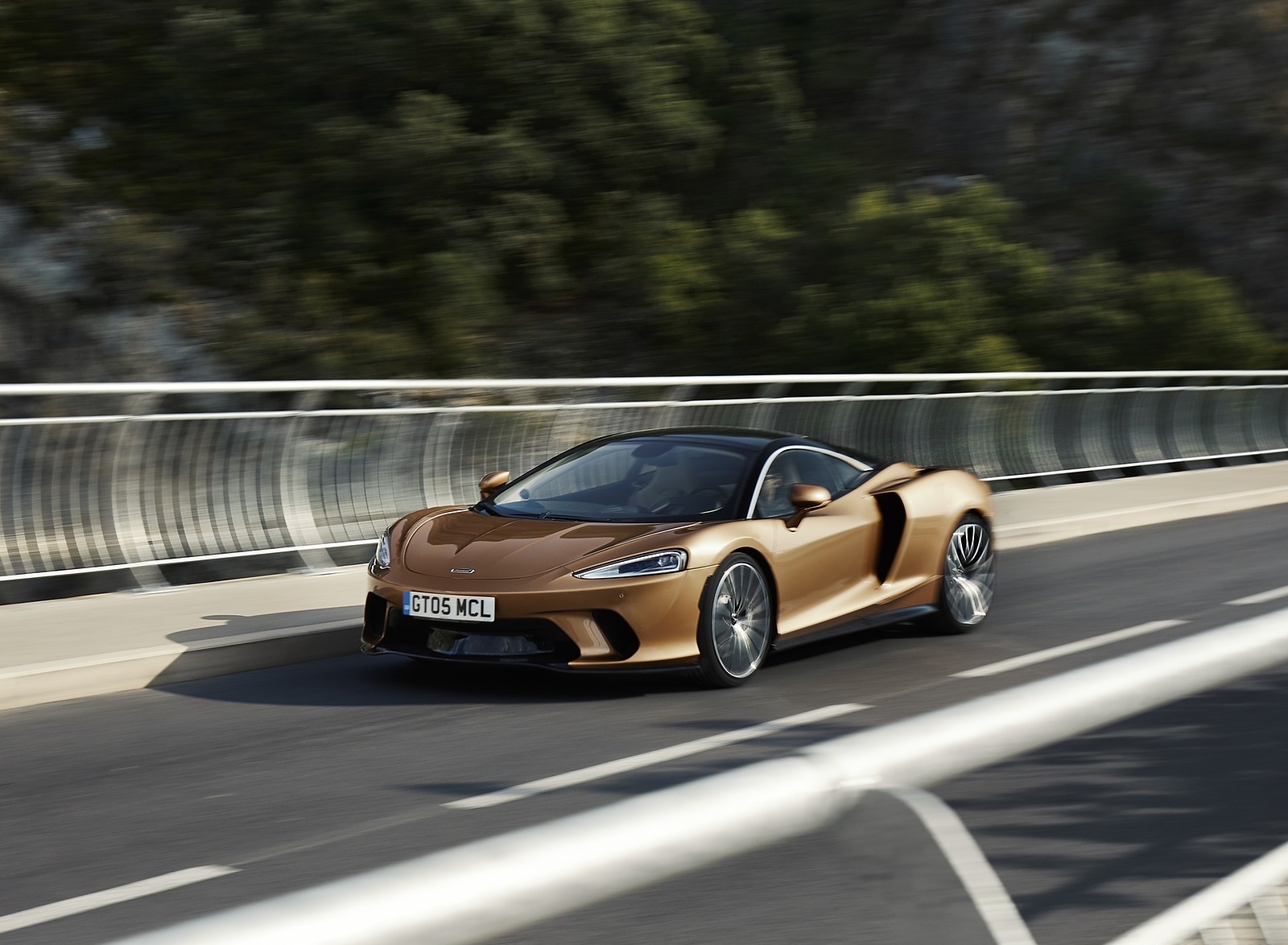 2020 McLaren GT (Color: Burnished Copper) Front Three-Quarter Wallpapers #38 of 117