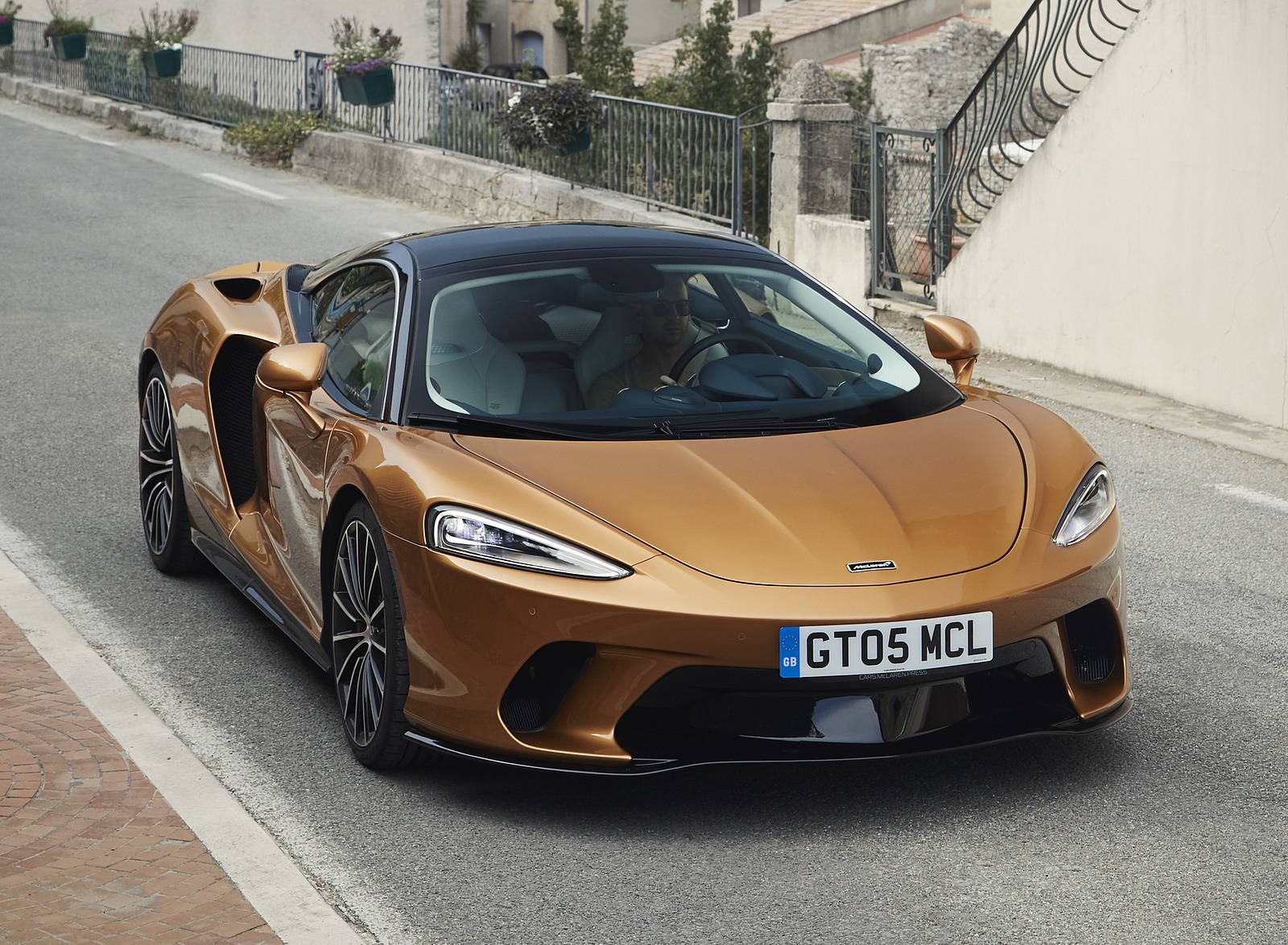 2020 McLaren GT (Color: Burnished Copper) Front Three-Quarter Wallpapers #48 of 117