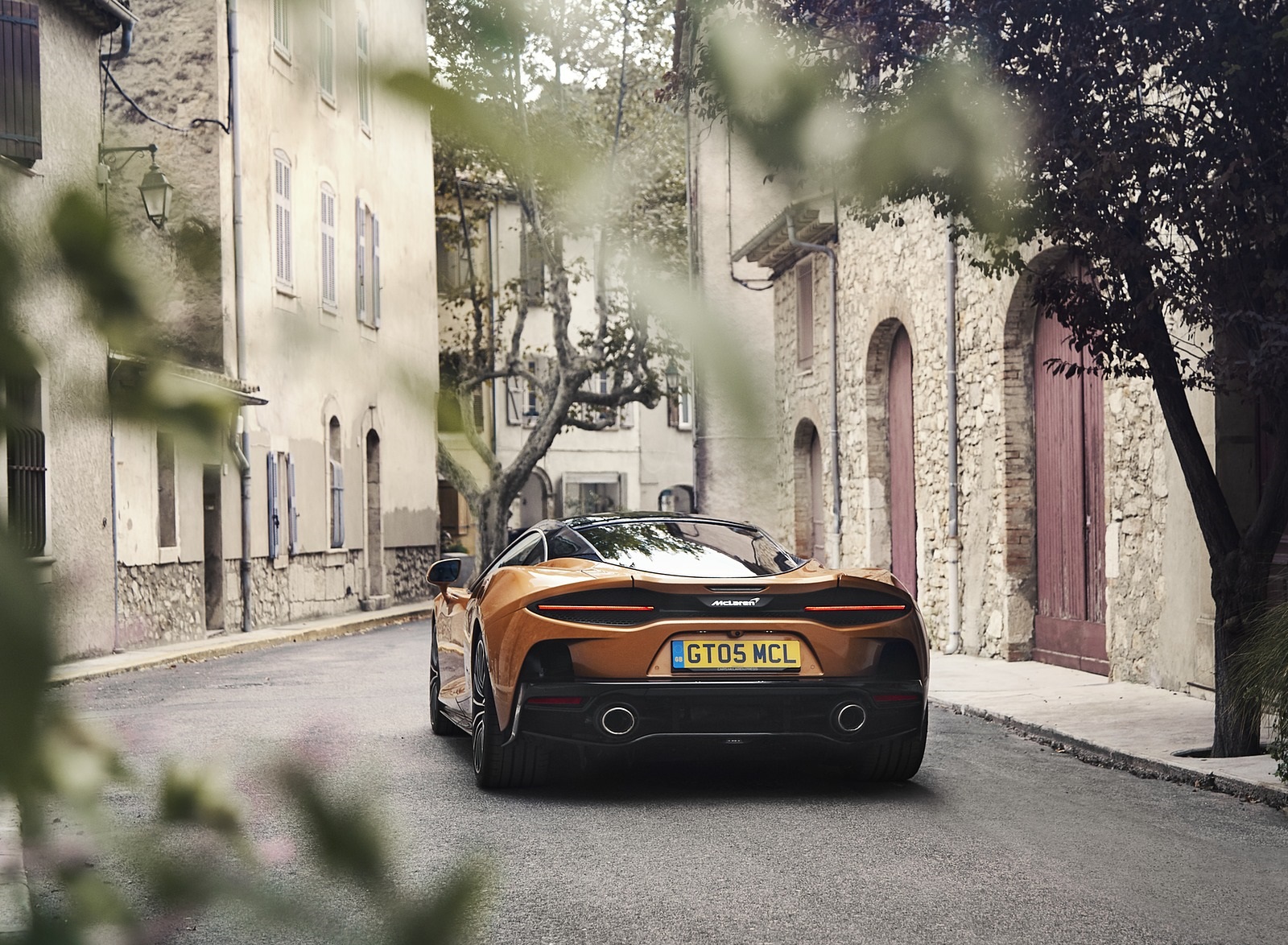 2020 McLaren GT (Color: Burnished Copper) Rear Wallpapers #50 of 117