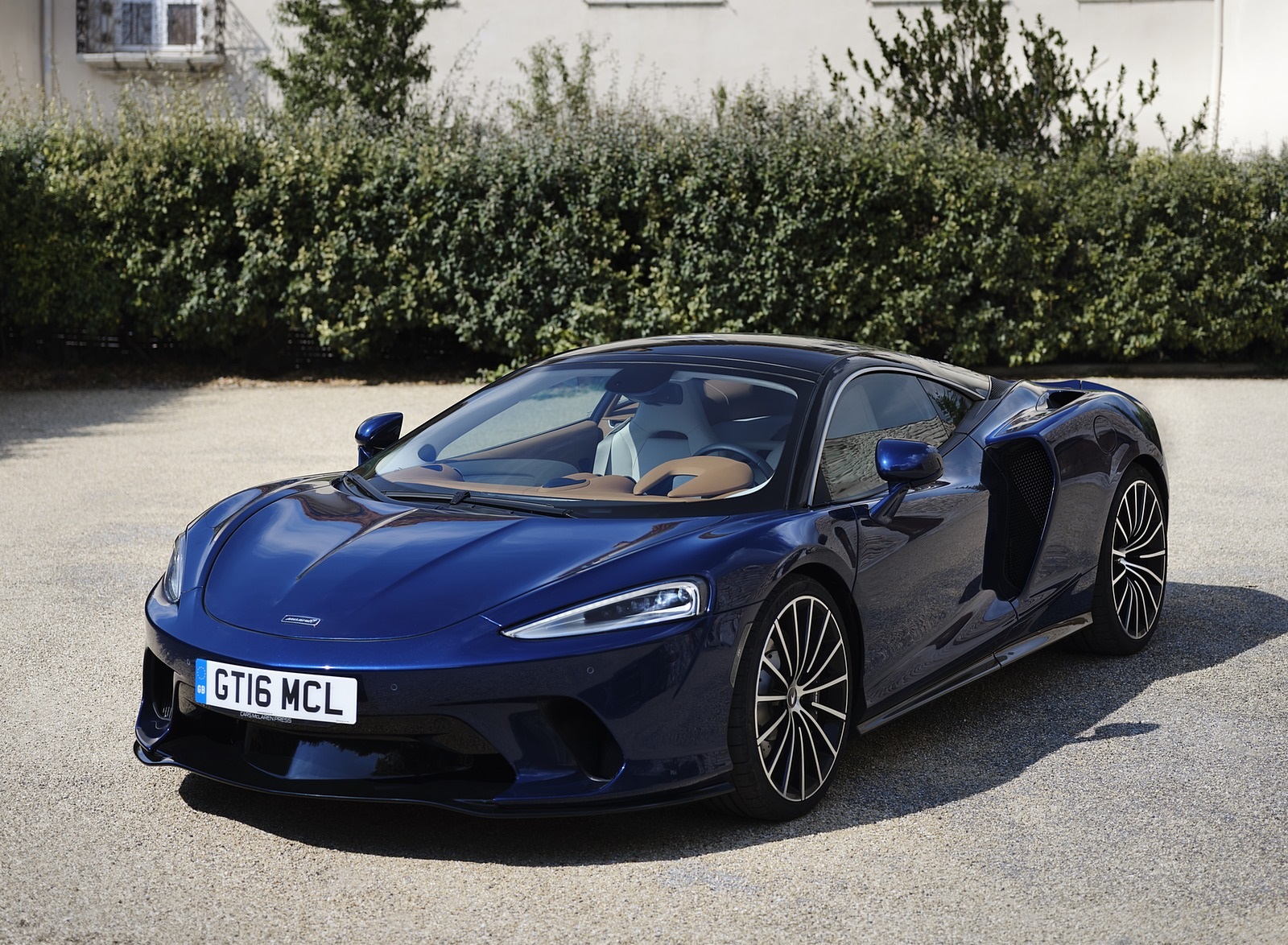 2020 McLaren GT (Color: Namaka Blue) Front Three-Quarter Wallpapers #13 of 117