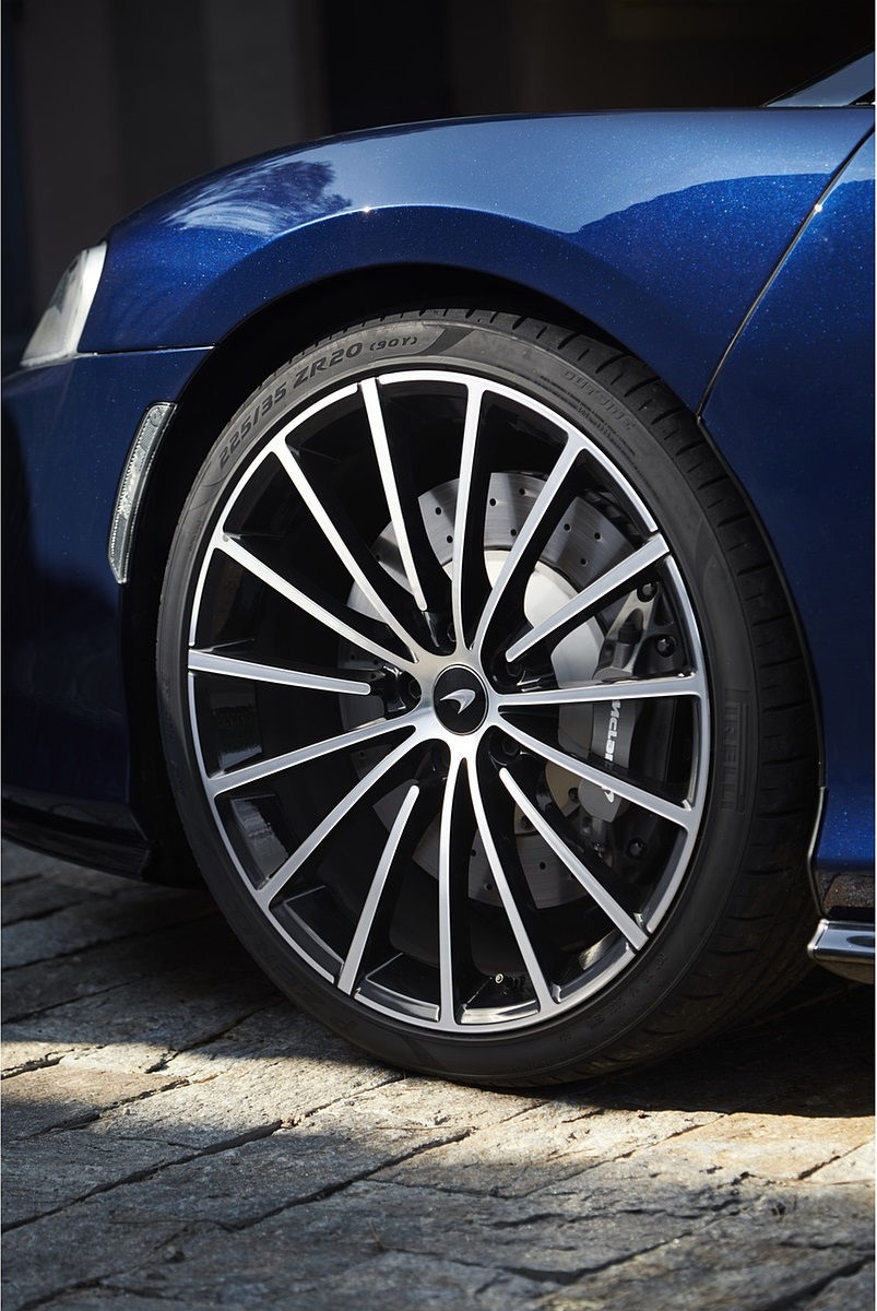 2020 McLaren GT (Color: Namaka Blue) Wheel Wallpapers #22 of 117