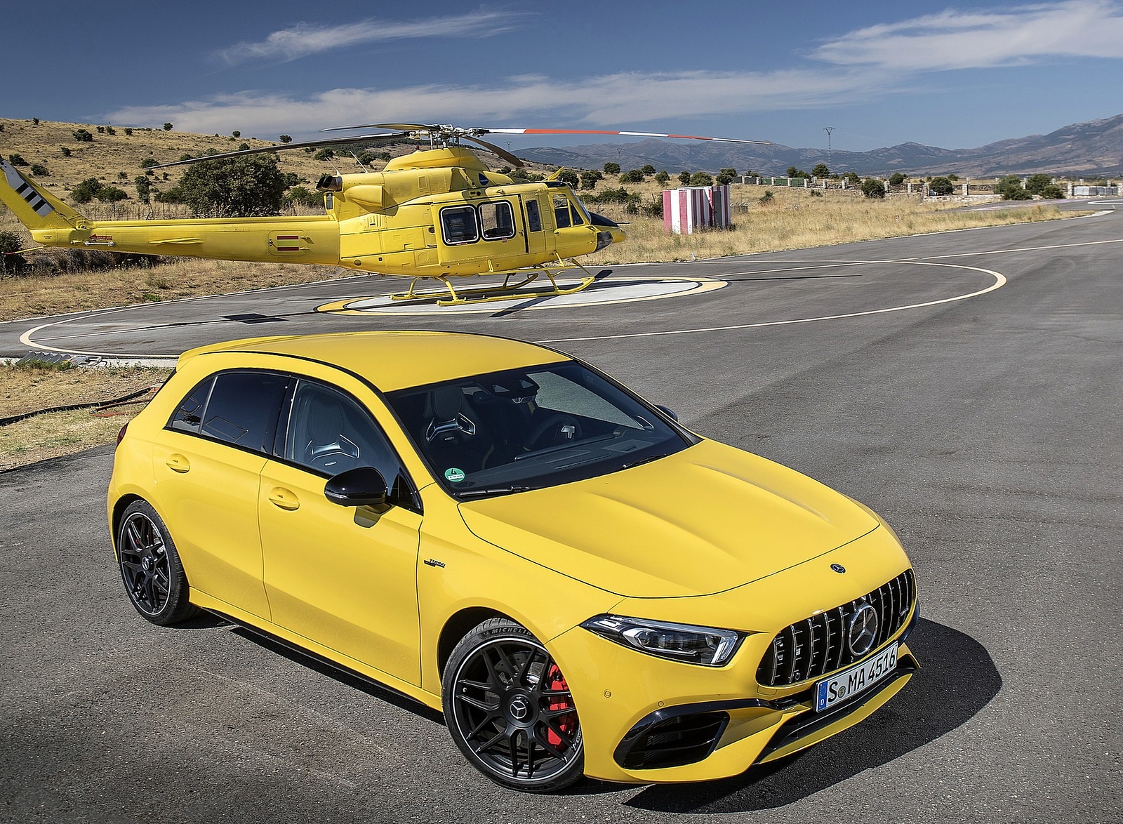 2020 Mercedes-AMG A 45 S 4MATIC+ (Color: Sun Yellow) Front Three-Quarter Wallpapers #29 of 88