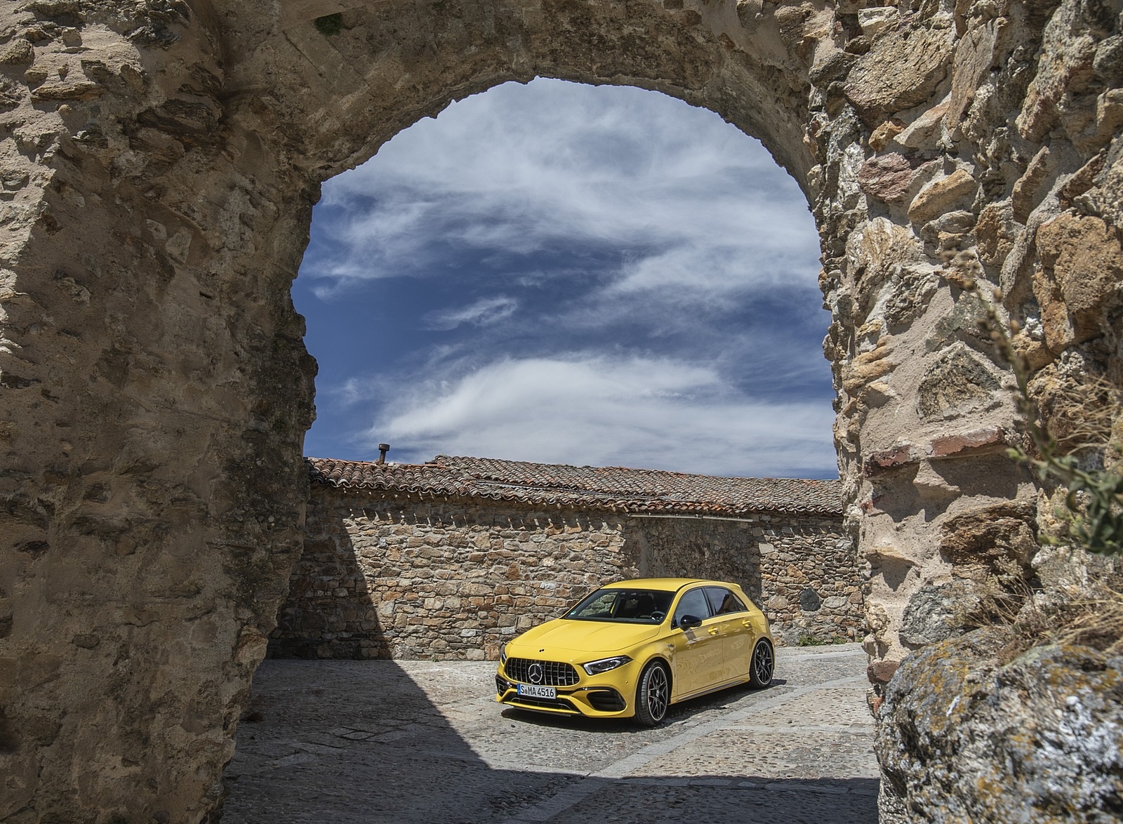 2020 Mercedes-AMG A 45 S 4MATIC+ (Color: Sun Yellow) Front Three-Quarter Wallpapers #32 of 88