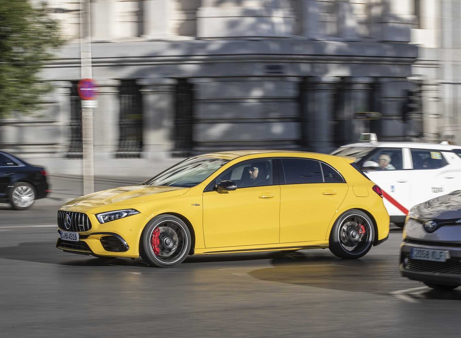 2020 Mercedes-AMG A 45 S 4MATIC+ (Color: Sun Yellow) Front Three-Quarter Wallpapers #24 of 88