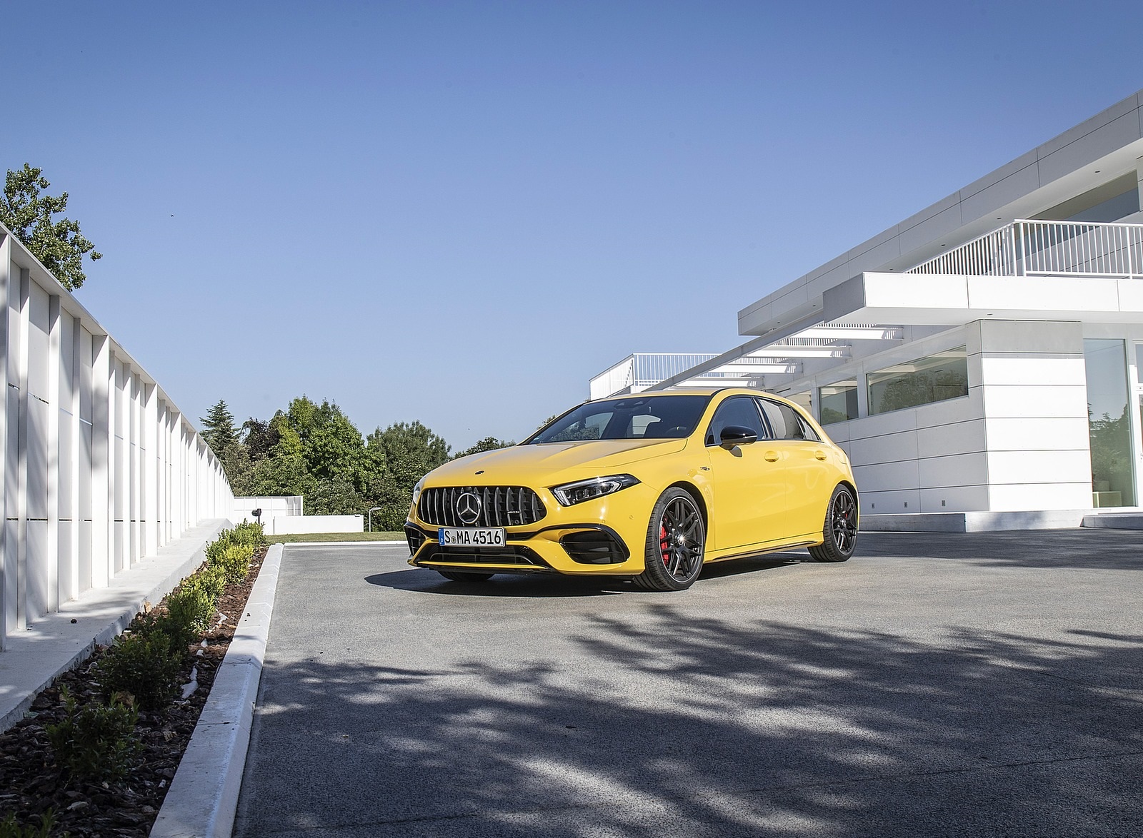 2020 Mercedes-AMG A 45 S 4MATIC+ (Color: Sun Yellow) Front Three-Quarter Wallpapers #16 of 88