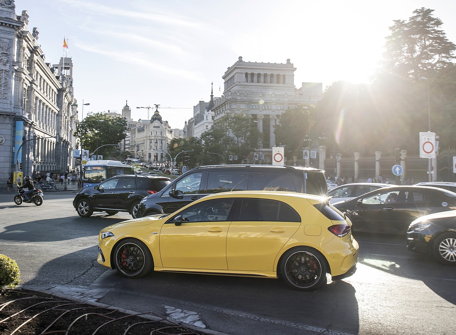 2020 Mercedes-AMG A 45 S 4MATIC+ (Color: Sun Yellow) Side Wallpapers #27 of 88