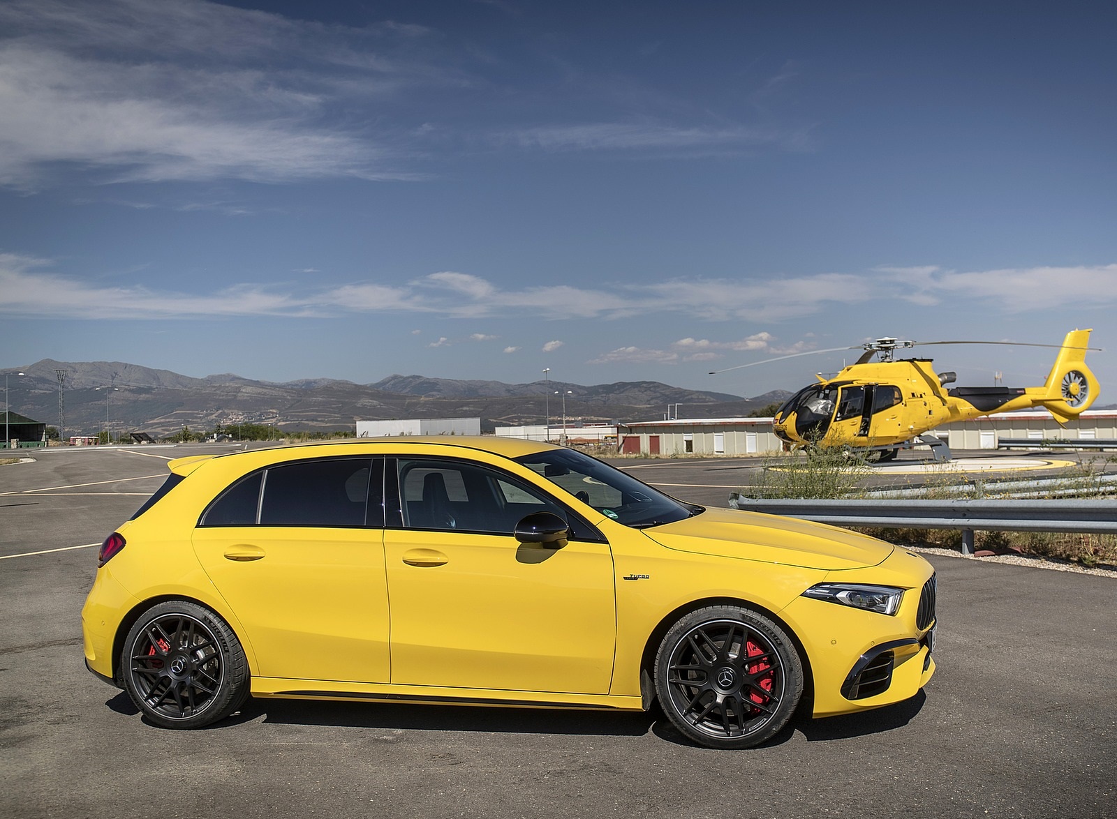 2020 Mercedes-AMG A 45 S 4MATIC+ (Color: Sun Yellow) Side Wallpapers #38 of 88