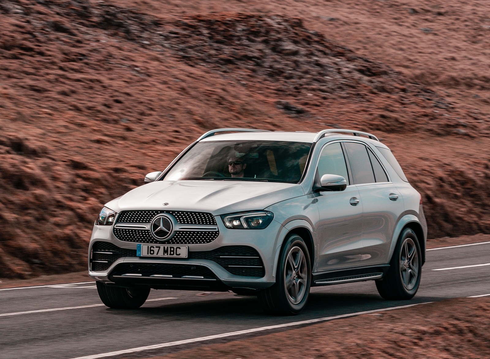 2020 Mercedes-Benz GLE 300d (UK-Spec) Front Three-Quarter Wallpapers #13 of 55