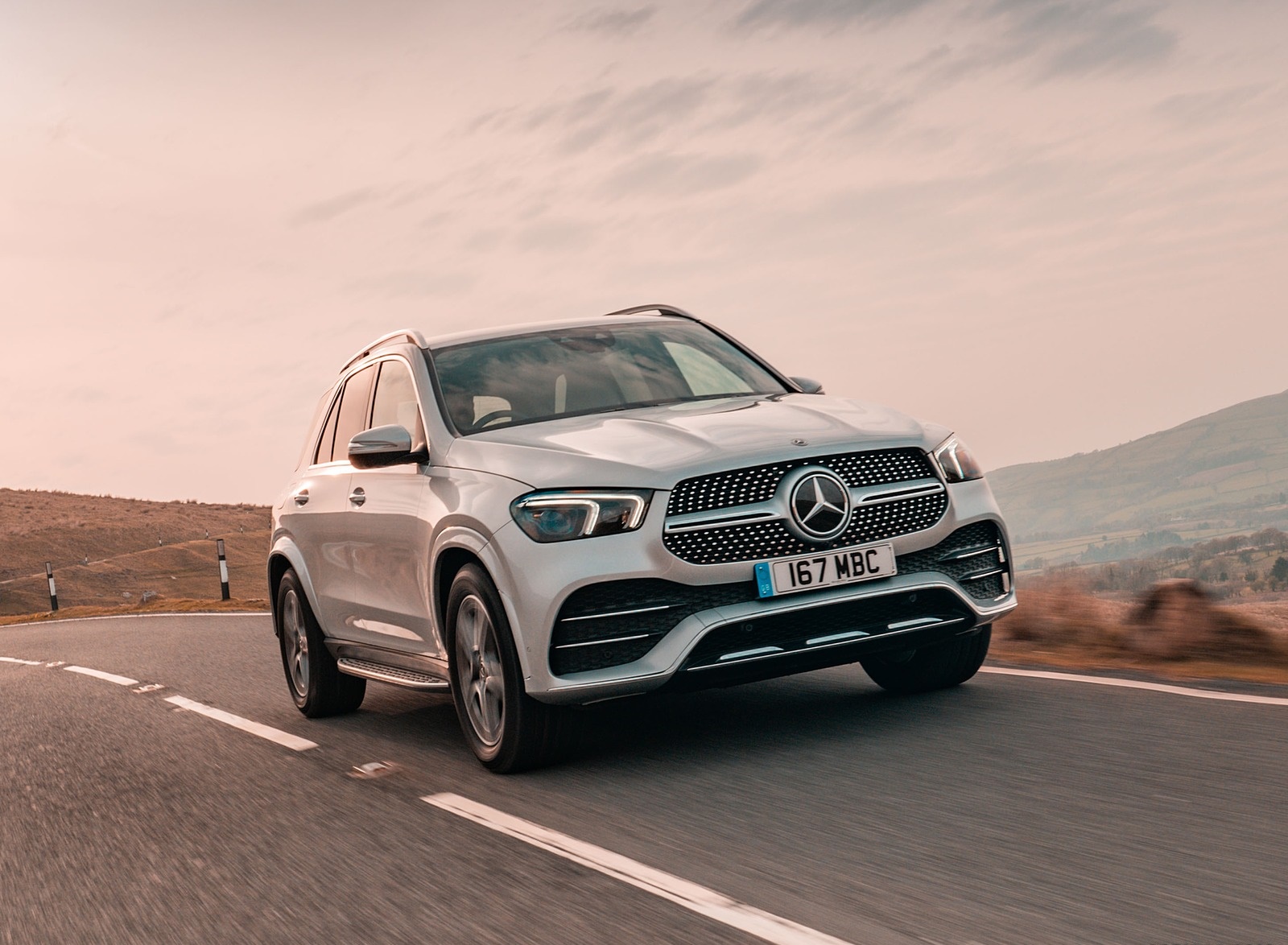 2020 Mercedes-Benz GLE 300d (UK-Spec) Front Three-Quarter Wallpapers #3 of 55