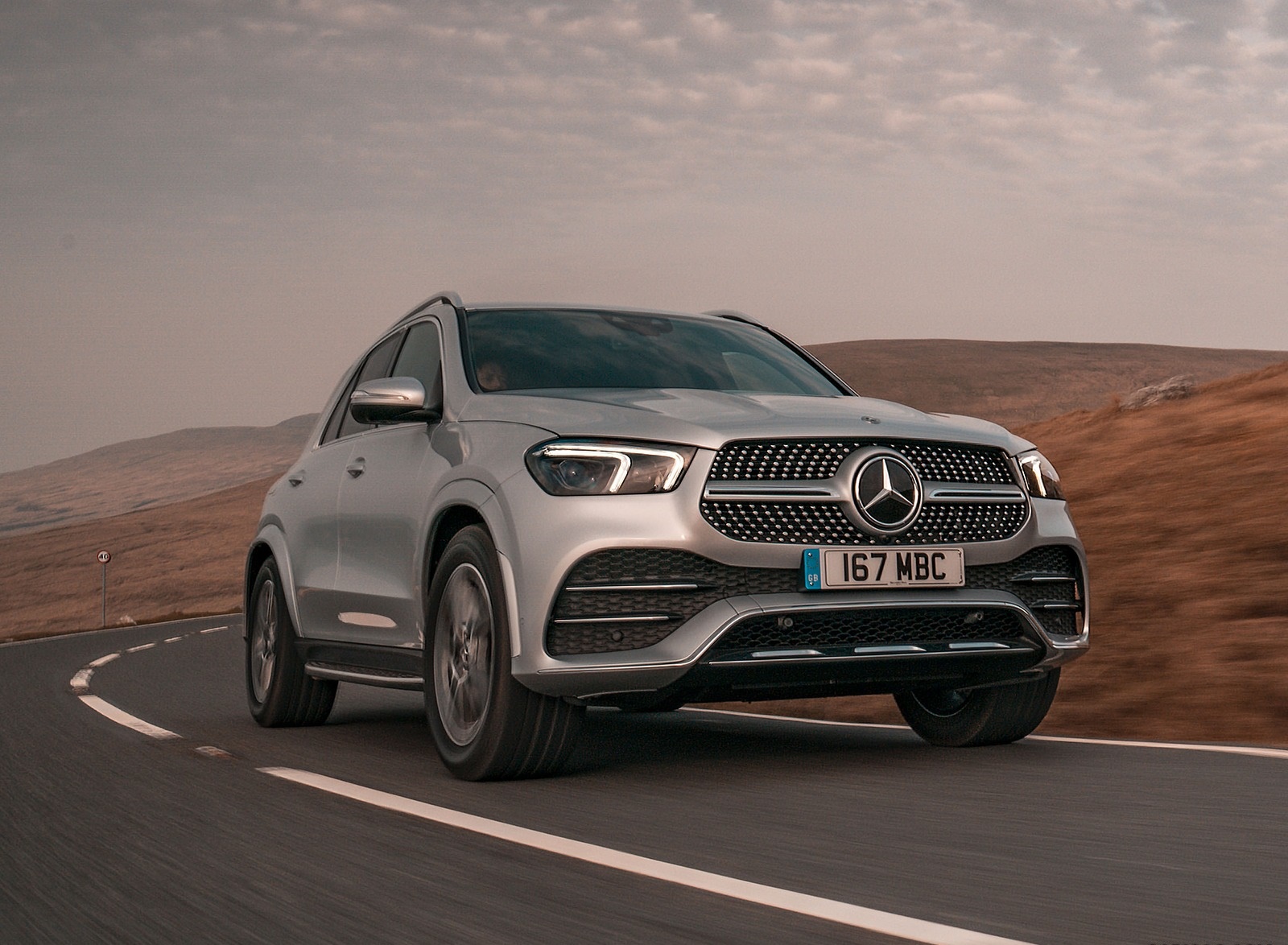 2020 Mercedes-Benz GLE 300d (UK-Spec) Front Three-Quarter Wallpapers (5)