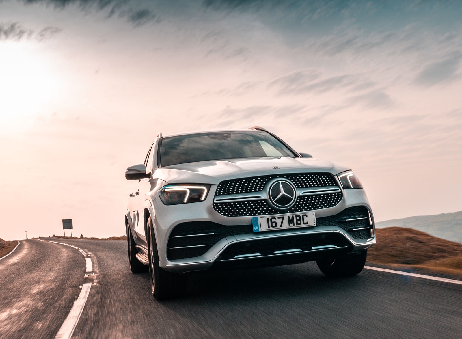 2020 Mercedes-Benz GLE 300d (UK-Spec) Front Wallpapers (1). Download Wallpaper