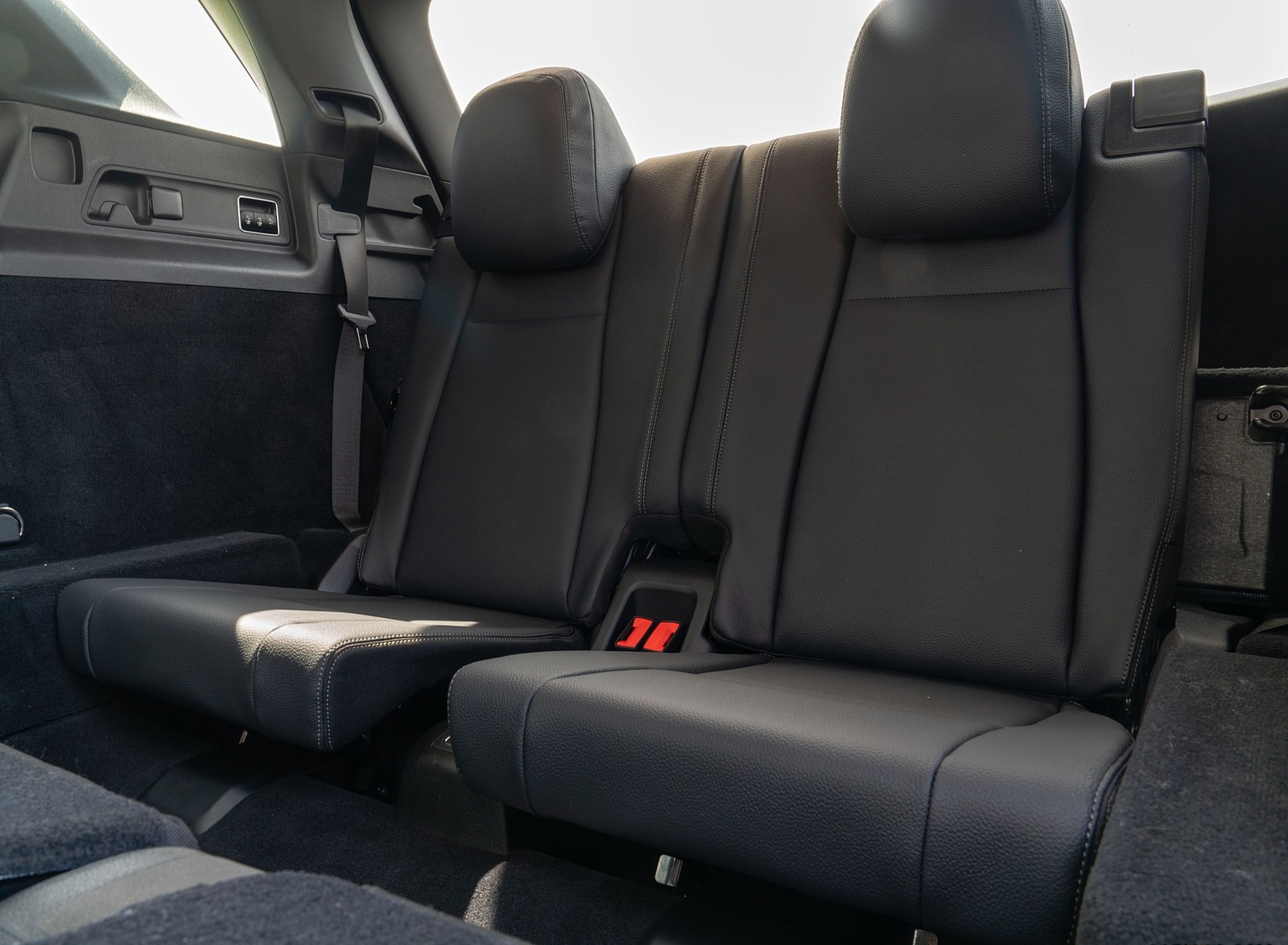 2020 Mercedes-Benz GLE 300d (UK-Spec) Interior Third Row Seats Wallpapers #53 of 55