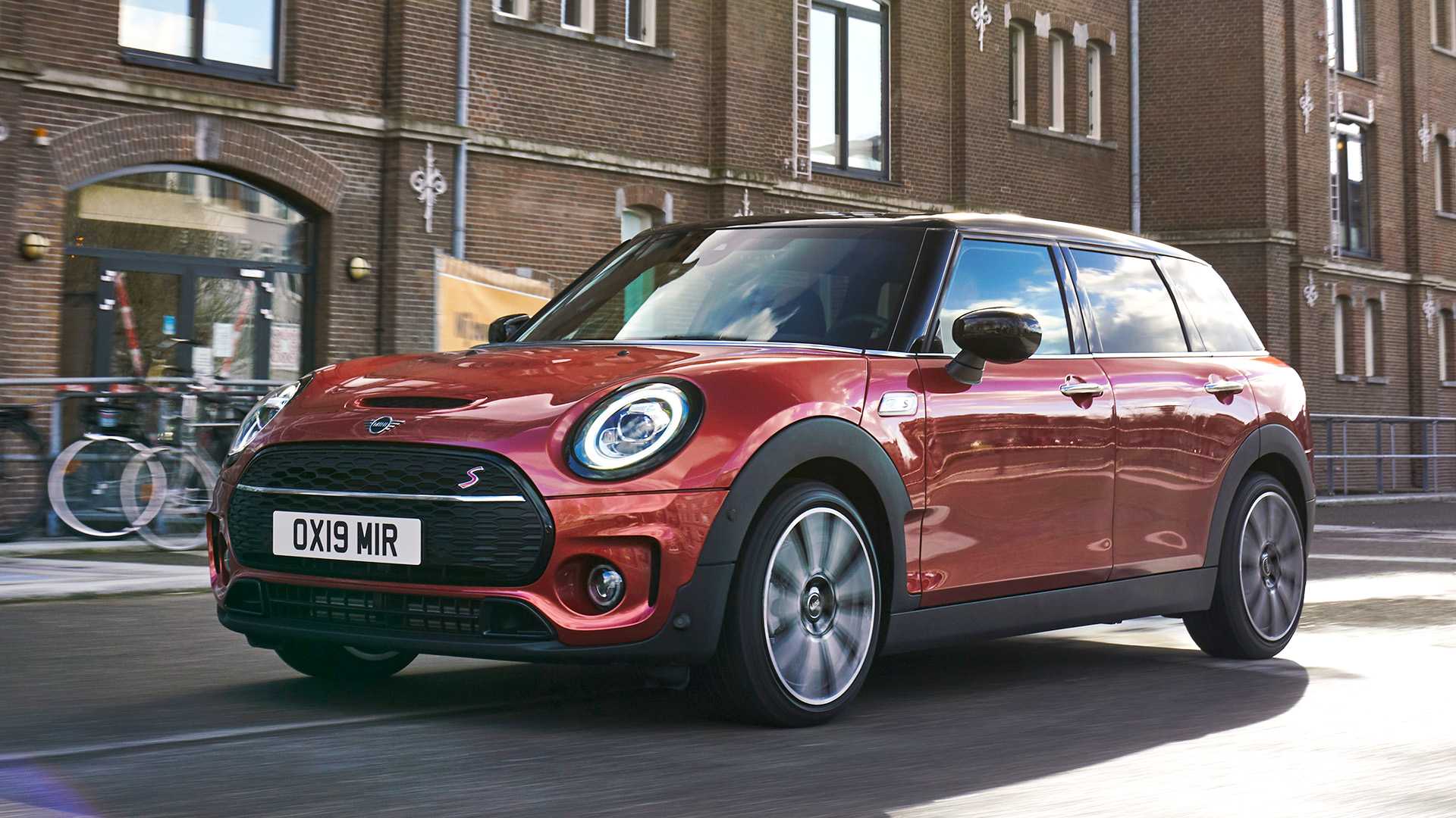 2020 Mini Clubman Front Three-Quarter Wallpapers (2)